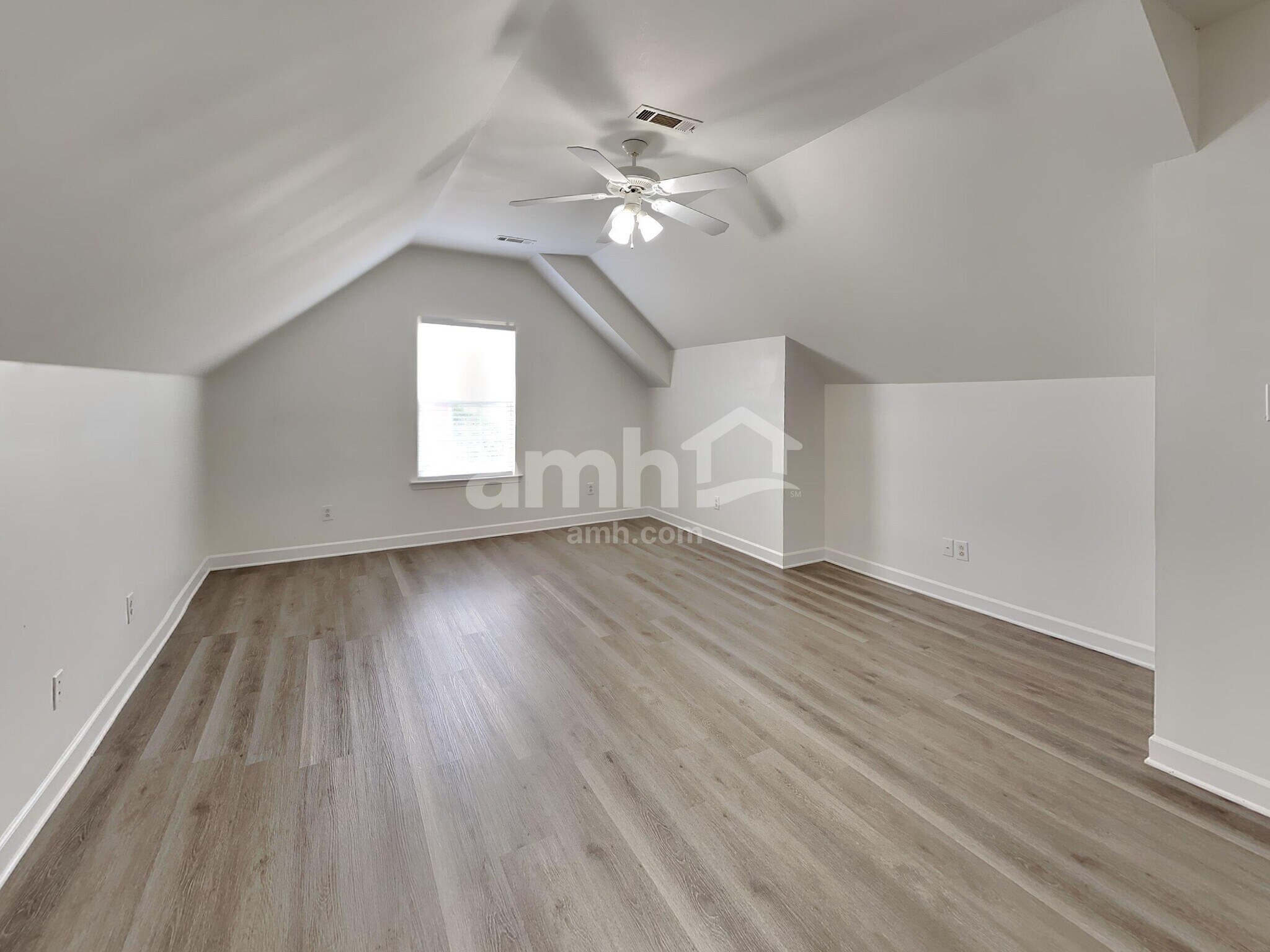Building Photo - 3013 Community Cir