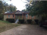 Building Photo - 562 Westmoreland Pl