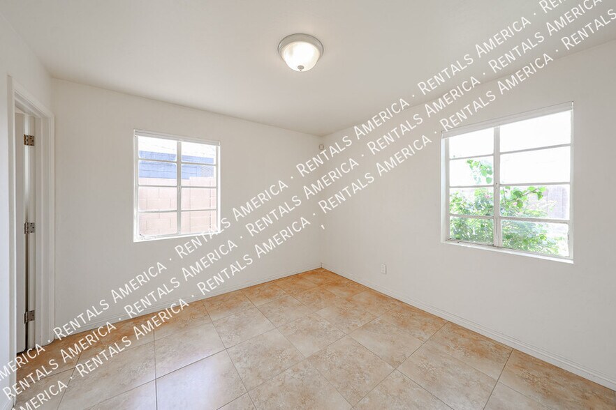 Building Photo - 3432 N 23rd Ave