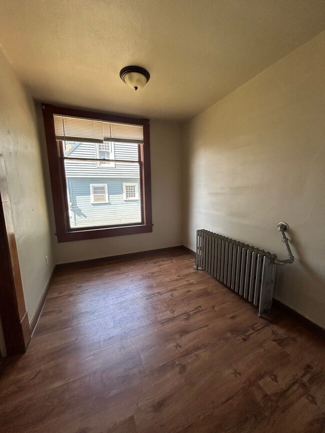 Building Photo - 1 Bed, 1 Bath 7 Plex