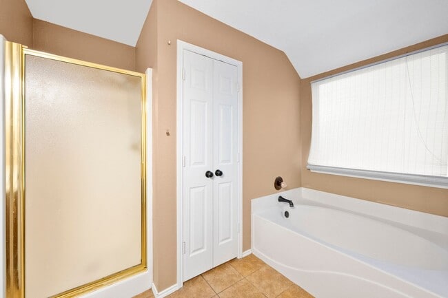 Building Photo - Burleson 3/2/2