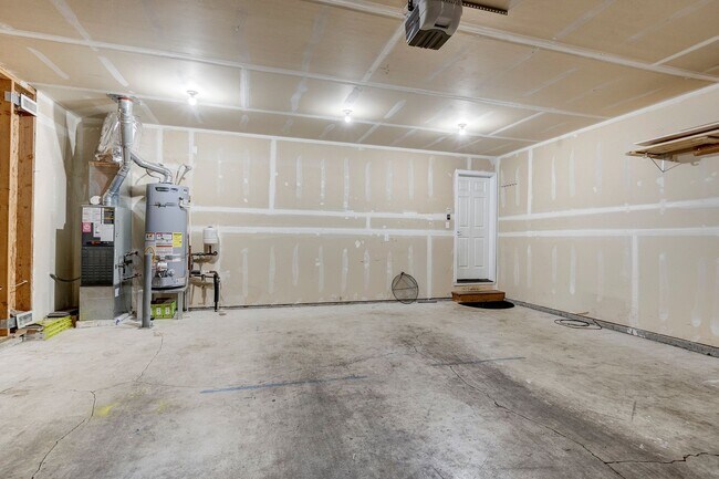 Building Photo - Updated 2-Bedroom Home with Bonus Room on ...
