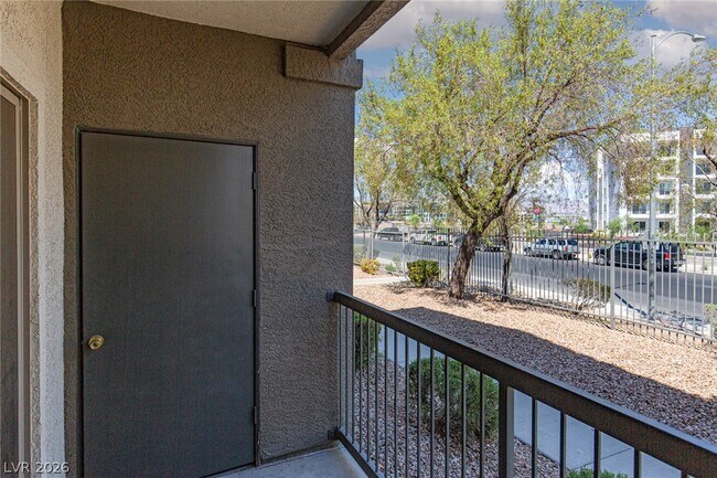 Building Photo - 8000 W Badura Ave
