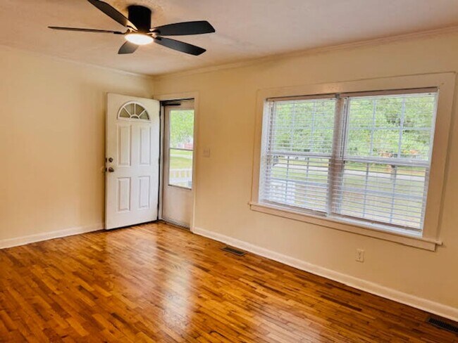 Building Photo - Old Maco Road