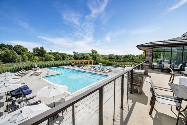 Building Photo - 2856 Ridington Rd