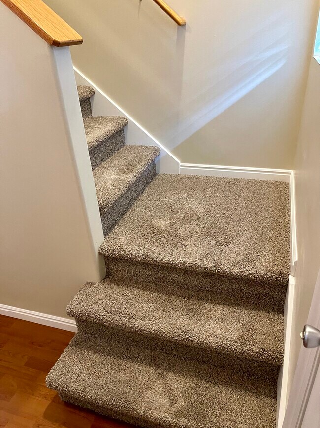 Stairs/Landing - 2876 W 3965 S
