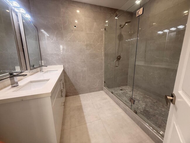 Building Photo - 11271 NW 84th St