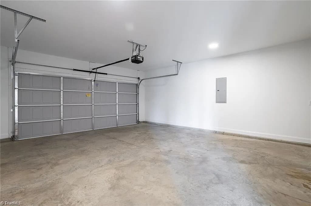 Building Photo - 1675 Ashmead Ln