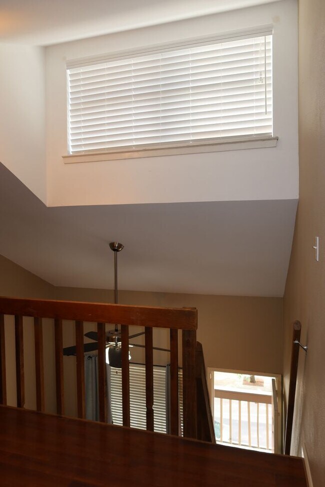 Building Photo - PEARL WEST CAMPUS - LOFTED 2BD / 1 BA - GATED - COVERED PARKING - WATER PAID