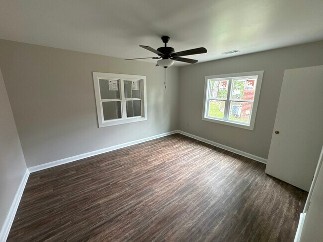 Building Photo - 704 Covington Ave