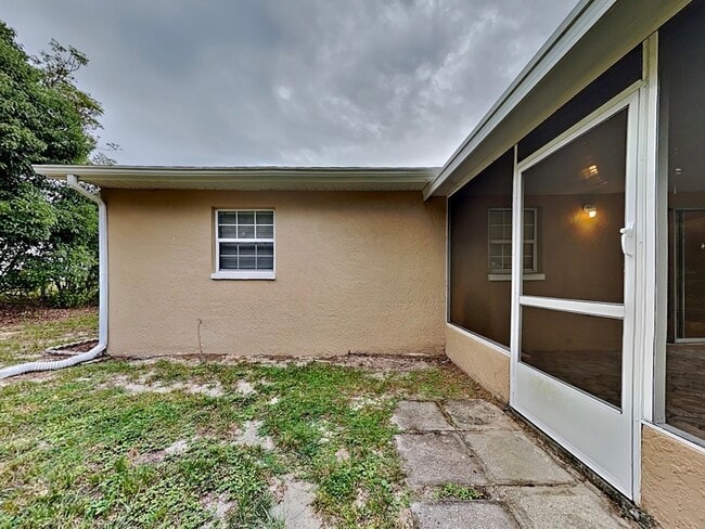 Building Photo - 6099 Colchester Ave