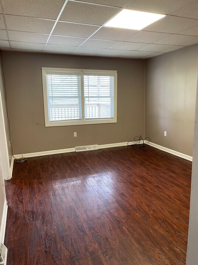 Building Photo - 11 Strabane Ave