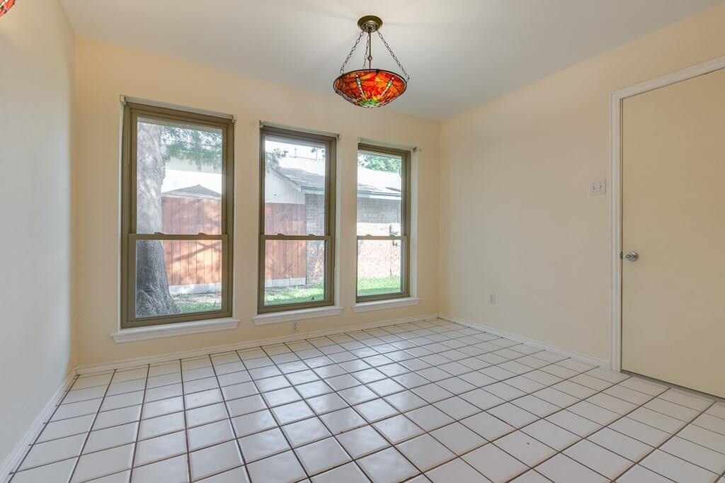 kitchen breakfast room - 2000 Geneva Dr