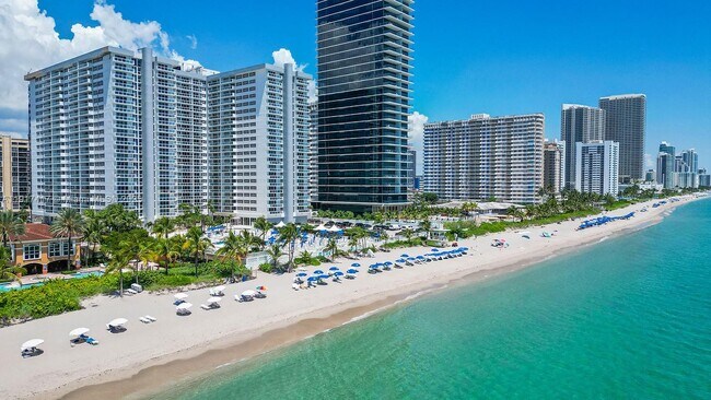 Building Photo - 2030 S Ocean Dr