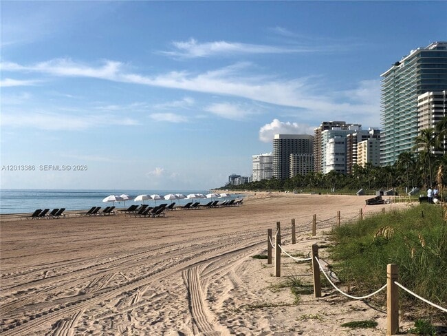 Building Photo - 10275 Collins Ave