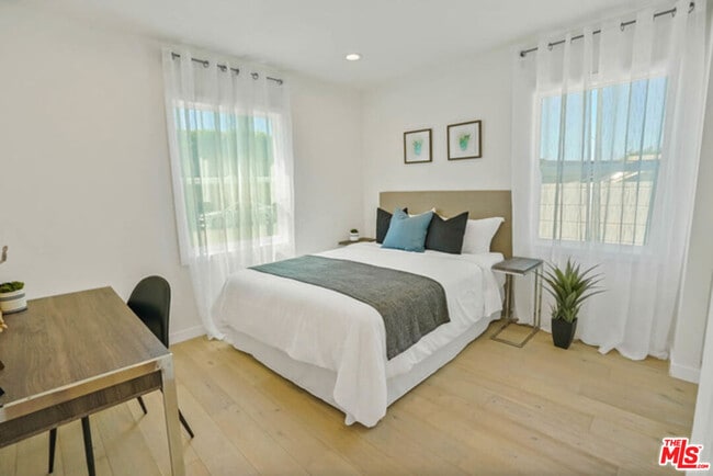 Building Photo - 3924 Tuller Ave