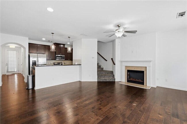 Building Photo - 4987 Longview Walk