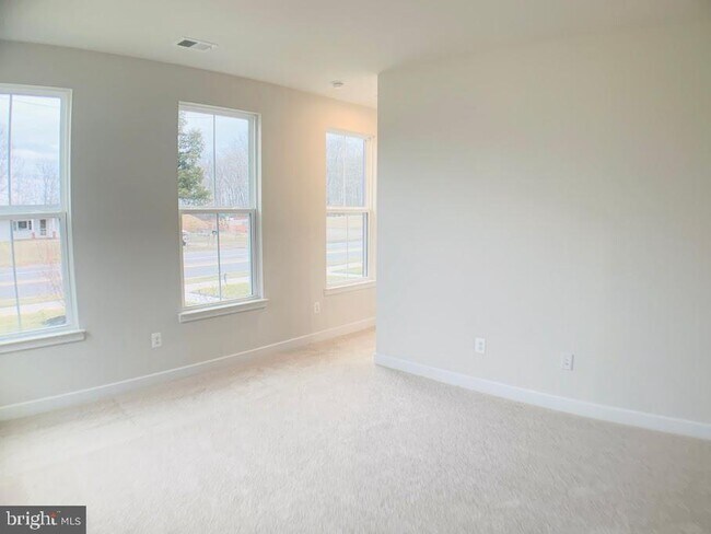 Building Photo - 11380 Willow Green Cir