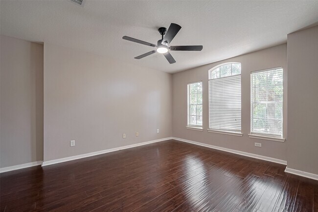 Building Photo - 1523 Brook Grove Dr