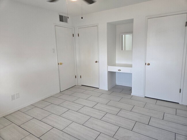 Building Photo - Cozy 3 bed, 2 bath home in Phoenix, No HOA!