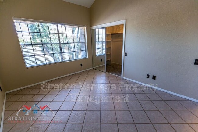 Building Photo - 10015 E Mountain View Rd