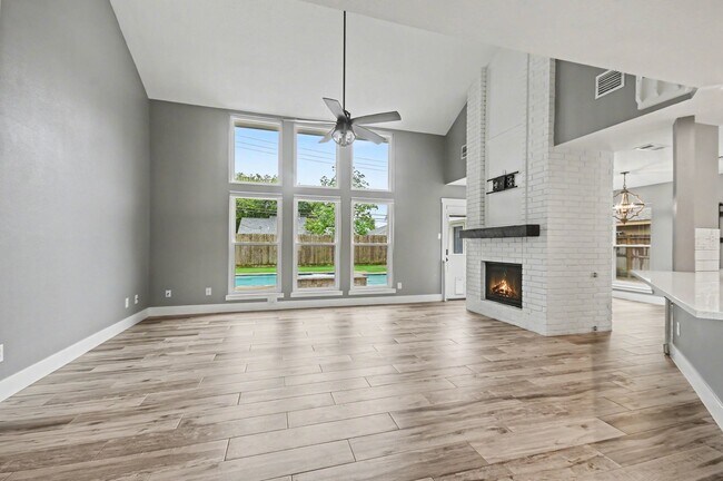 Building Photo - 522 Crestwood Dr