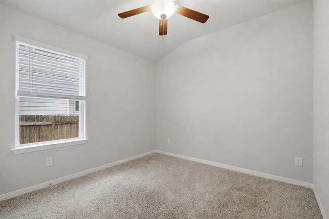 Building Photo - 126 Fairmeadow Downs Dr