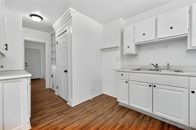 Building Photo - 609 24th St