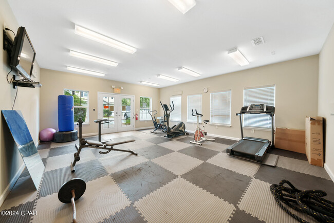 Building Photo - 7207 Quail Hollow Dr