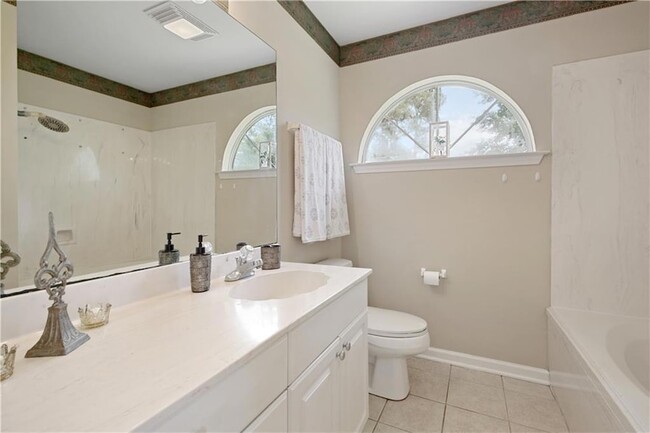 Building Photo - 370 Lenwood Dr