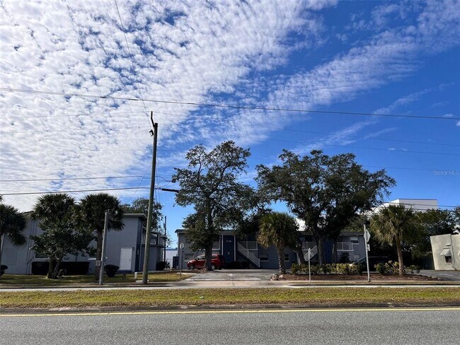 Building Photo - 1710 S Washington Ave