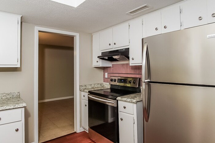 Building Photo - 1913 Waxleaf Green SE