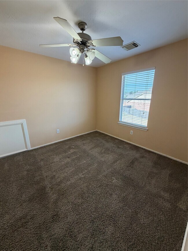 Building Photo - 8835 Old Maple Ln