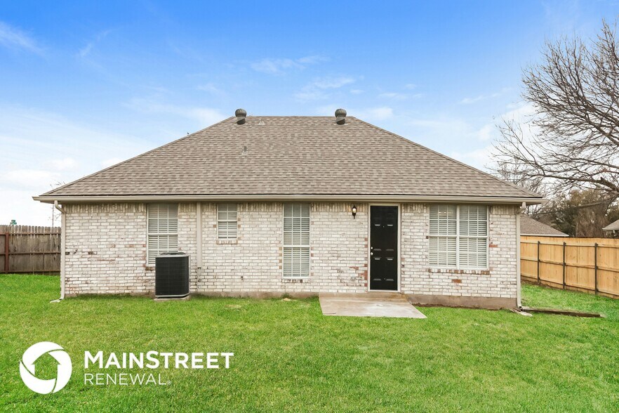 Building Photo - 200 Brook Cir