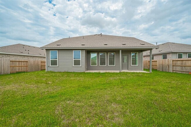 Building Photo - 26615 Coast Redwood Dr