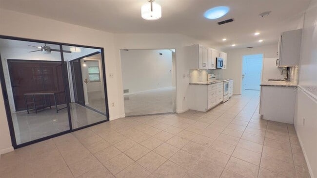 Building Photo - 4765 Oak Forest Dr W