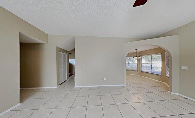 Building Photo - 12814 Longcrest Dr