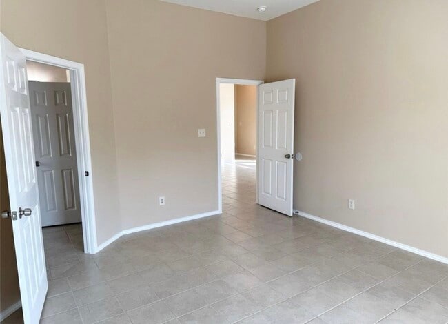 Building Photo - 2107 Castle Gardens Ln