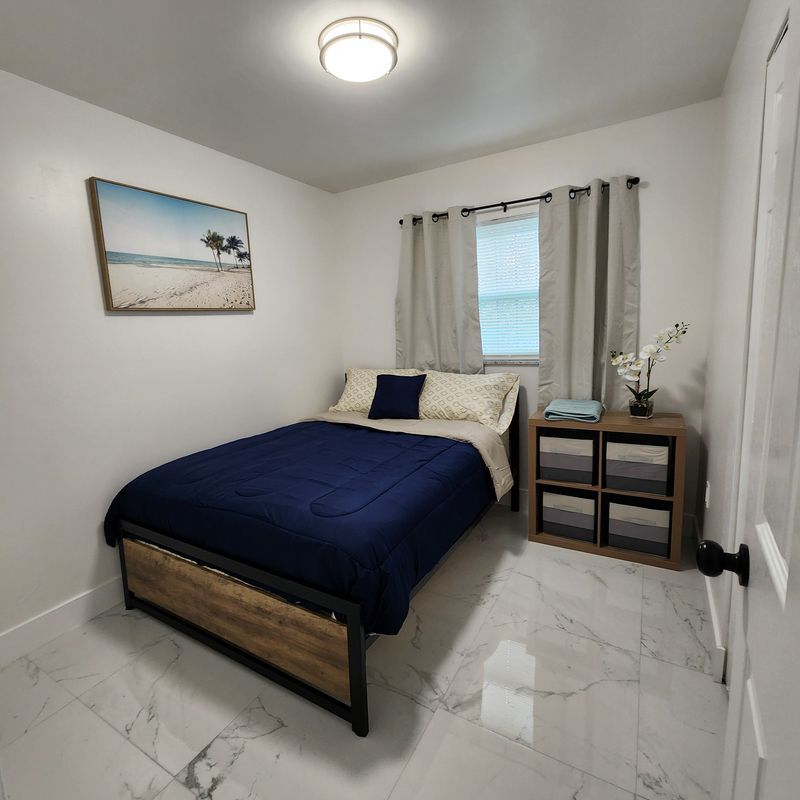 Building Photo - 2210 NW 18th St