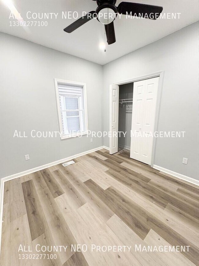 Building Photo - 2232 W 104th St