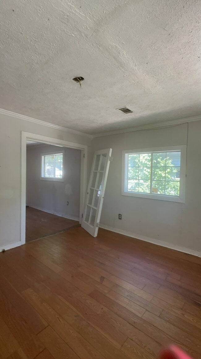Building Photo - 1004 Lanier Ave