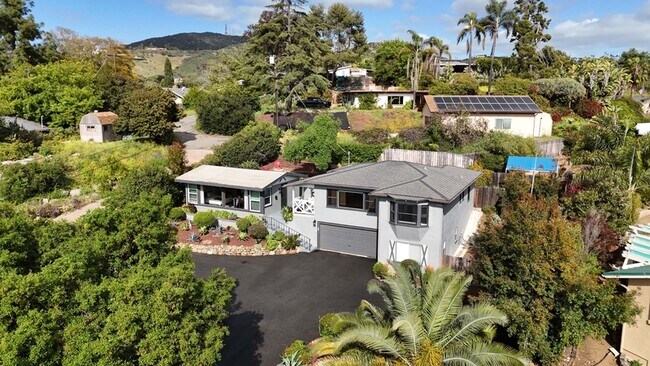 Building Photo - 2136 Foothill Dr