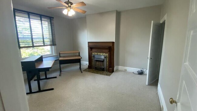 Building Photo - 578 Orchard Ave