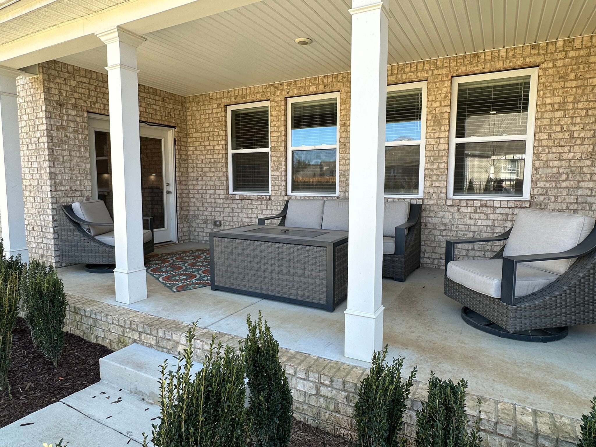 Building Photo - 304 Greymoor Ln
