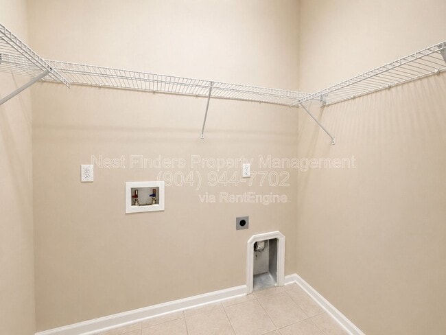 Building Photo - 14793 Falling Waters Dr