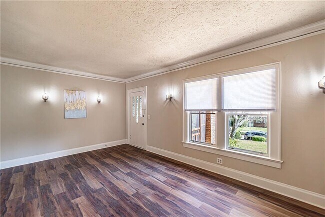 Building Photo - 1029 Katherwood Dr SW