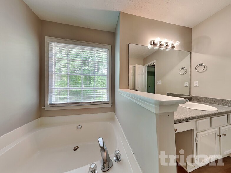 Building Photo - 3661 Winding Trail Dr