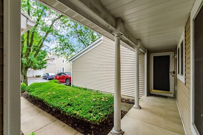 Building Photo - 5841 Elmbridge Ln