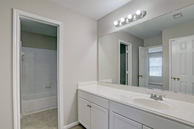 Building Photo - 22618 Spring Crossing Dr