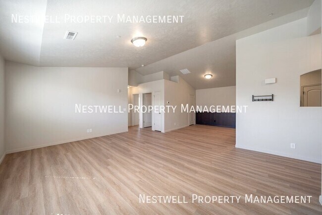 Building Photo - 999 Village River Ln